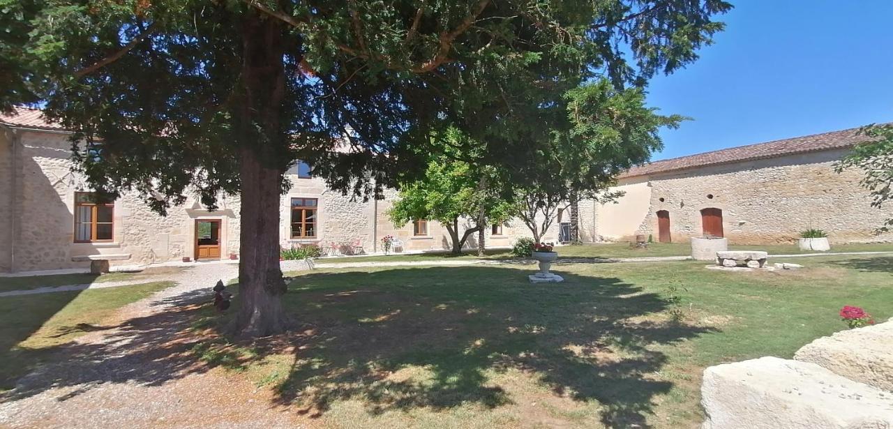 Domaine De Gaia, Piscine, Petanque, Ping Pong, Proche Saint-Emilion Bed and Breakfast Guillac  Εξωτερικό φωτογραφία